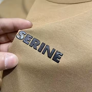 Etiqueta Adhesiva de Transferencia de Calor con Logotipo Personalizado en TPU Realzado y Repujado para Ropa y Prendas - Product Image 2