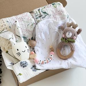 Coffret Cadeau Vêtements Maman et Bébé <span class=keywords><strong>Coton</strong></span> <span class=keywords><strong>Gaze</strong></span> Mousseline Serviette Lange Hochet Jouet Attache-Sucette pour Nouveau-né - Product Image 4