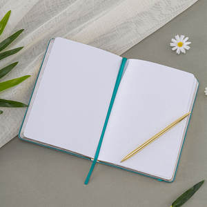 Elegante Diario A5 de Bambú con Grabado, Cuaderno de Papel Grueso con Cubierta de Cuero PU, Borde Dorado y Doble Cinta - Product Image 6