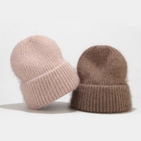 Bonnet Angora de haute qualité en gros pour femmes 12 couleurs disponibles pour une utilisation quotidienne de scène de plage d'hiver