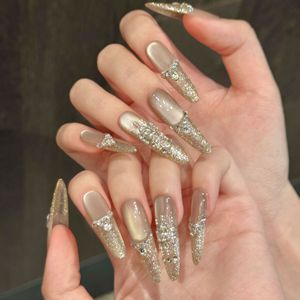 <span class=keywords><strong>Manicura</strong></span> <span class=keywords><strong>francesa</strong></span> <span class=keywords><strong>con</strong></span> <span class=keywords><strong>purpurina</strong></span> desnuda de diseño personalizado de marca propia <span class=keywords><strong>con</strong></span> delicados detalles en diamantes, lujosas uñas largas hechas a mano - Product Image 3