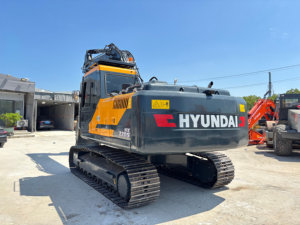 Excavatrice Hyundai HX220S d'occasion, modèle 2022, moteur Cummins, boîte de vitesses, pompe à engrenages, roulement - composants principaux inclus, 22 tonnes, 1,7 m - Product Image 4