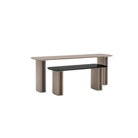 Zeitgenössischer Luxus-Couchtisch mit Abgerundeter Rechteckiger Form, Hochglanz-Oberfläche, Massivholzbeinen und Metallgestell für Wohnzimmer