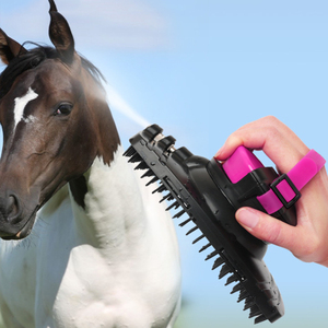 Horse Products Brosse de bain équestre Spray d'eau Massage <span class=keywords><strong>Spa</strong></span> Outil avec éperons pour prendre soin de l'hygiène de votre animal de compagnie - Product Image 1