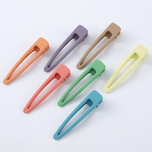 Pinza para el pelo de metal con diseño de pico de pato, acabado en pintura horneada, para uso diario femenino S0626 - Product Image 1