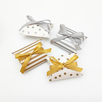 Oreiller en papier blanc personnalisé de haute qualité Boîte de bonbons Emballage de cadeau de mariage avec gaufrage Stratification mate pour usage alimentaire