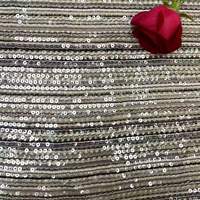 Tissu tricoté à rayures teintes en fil et brodé de sequins 100 % polyester, design personnalisé DSL, pour robes de soirée et vêtements de fête
