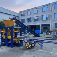 Équipement semi-automatique pour blocs de maçonnerie QT4-24 pour l'industrie de la construction