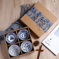 Ensemble cadeau de bols à riz et assiettes en céramique bleu et blanc de style japonais, très vendu, avec un design chinois minimaliste, idéal pour les souvenirs de mariage