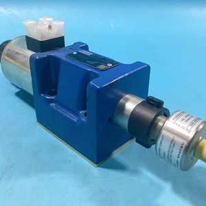 R901341853 4WE10E73-5X/EG24N9K4/A12M โซลินอยด์วาล์วแบบเปียก 3 ตำแหน่ง 4 ทิศทาง - Product Image 2