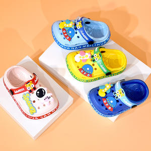 Pantoufles pour enfants été filles mignon dessin animé intérieur semelle souple chaussures antidérapant garçons bébé ménage trou sandales - Product Image 1