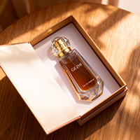 Stock d'usine : flacons de parfum en verre vides rectangulaires distinctifs de 30 ml, 50 ml et 100 ml. Boîtes d'emballage et bou