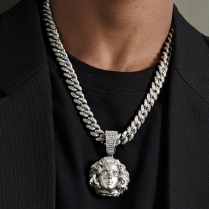 Collier avec pendentif en forme de Méduse personnalisé, argent sterling S925 avec moissanite glacée VVS plaqué or, fabriqué en Chine - Product Image 6