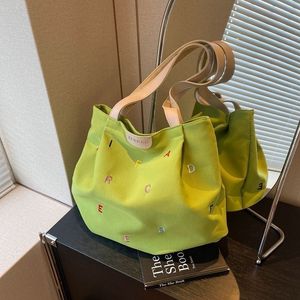 2024 Mới Thời Trang Công Suất Lớn Canvas <span class=keywords><strong>Tote</strong></span> Túi Vai Duy Nhất Thêu Thư Sinh Viên Tươi Phong Cách Mùa Đông Cho Phụ Nữ - Product Image 2