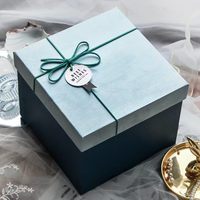 Boîte cadeau carrée en carton sur mesure avec fermeture magnétique, logo/design graphique personnalisable, boîte cadeau vide pour anniversaire