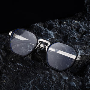 Gafas de Sol Polarizadas para Hombre My 98325, Montura Metálica Negra, Lentes TAC con Protección UV400, Estilo para Pesca y Conducción - Product Image 1