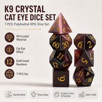 Jeu de dés polyédriques carrés K9 Crystal Cat Eye 7 pièces RPG DND Dungeons and Dragons avec chiffres incrustés d'or et bords tranchants