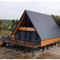Maison en bois modulaire préfabriquée à double étage en forme de A, design moderne, anti-corrosion, mobile, sur mesure en usine