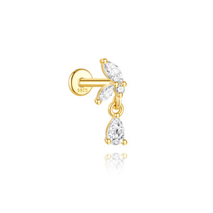 Piercing Labret de Plata de Ley 925 Chapado en Oro de 18K con Diseño de Estrella de Ocho Puntas y Parte Superior Plana con Circonita Cúbica, Ideal para Hélix y Cartílago - Product Image 4