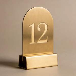 Placa de Número de Mesa Vertical Personalizada de Latón para Restaurante, Letrero Metálico de Asientos para Restaurante, de Alta Gama - Product Image 3