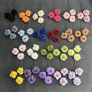 Roses artificielles à 3 têtes en vrac Fleurs <span class=keywords><strong>de</strong></span> mariage en soie en gros pour événements/décor d'hôtel - Product Image 1