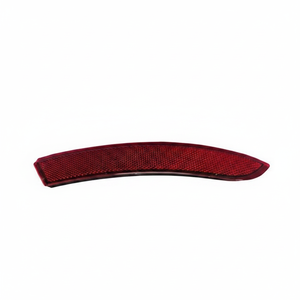 แผ่นสะท้อนกันชนหลังด้านขวาใช้ได้กับ5E7945106 Skoda Octavia 2021 OEM - Product Image 2