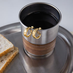 J & D ต่างหูสแตนเลสชุบทอง18K แบบมินิมอลเครื่องประดับต่างหูห่วงรูปตัวซี - Product Image 6