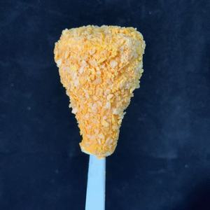 Crème glacée premium en forme de cuisse de poulet avec enrobage croustillant aux céréales, saveur lait - Product Image 4