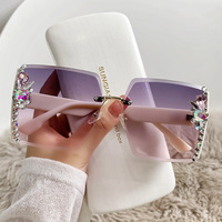 Nouvelles Lunettes de Soleil Femme Sans Monture à Grande Monture, Verres Dégradés Taillés Diamant, Protection UV, Modèle MK2309065, Vente Chaude Populaire