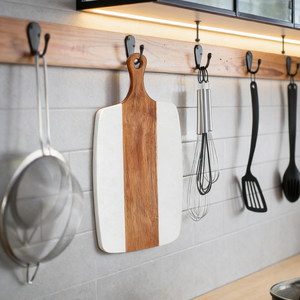 高級アカシア材チーズカッティングボードと4ピースチーズナイフセット、大理石チーズボードセット、ホームキッチン用シャルキュトリボード - Product Image 3