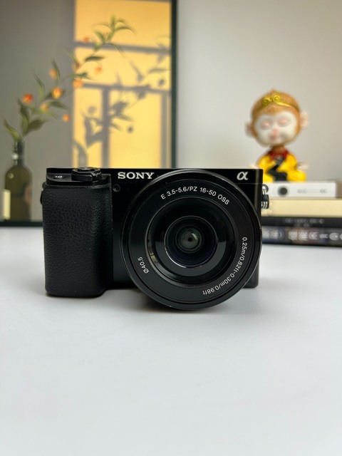 For A6100 24.2MP 4K Video Recording Mirrorless Camera with CMOS Sensor Rechargeable Battery 2"-3" Screen SD Card