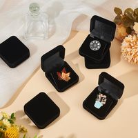 Estuche de almacenamiento de insignia de terciopelo negro, organizadores de medallas conmemorativas portátiles, broche cuadrado, caja de regalo con espaciadores ajustables