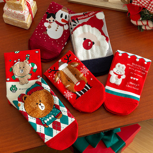 Chaussettes mi-mollet en coton tricoté antidérapantes pour femmes, cadeau <span class=keywords><strong>de</strong></span> Noël pour couples, automne/hiver, chaussettes mignonnes à imprimé numérique dessiné à la main - Product Image 3