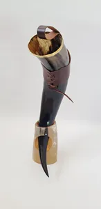 Elegante Cuerno de Búfalo para Beber, Hecho a Mano, Calidad Premium, Taza Natural Estilo Vikingo, Regalo Rústico para Coleccionistas - Product Image 3