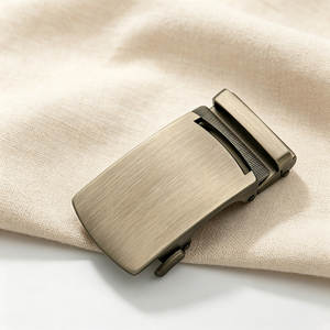 Cinturón versátil con hebilla automática y adornos geométricos para hombres, cinturones formales y casuales, uso en todas las ocasiones - Product Image 3