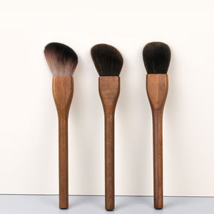 Juego de brochas de <span class=keywords><strong>maquillaje</strong></span> con mango de madera de nogal de 3 piezas, brocha para rubor en polvo de base Kabuki de pelo sintético supersuave - Product Image 1