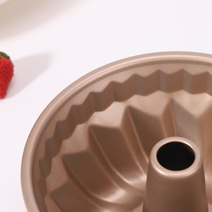 Molde Redondo Antiadherente para Pastel Bundt, Dorado, 1 Pieza, Apto para Horno, Herramienta para Hornear en Casa - Product Image 3