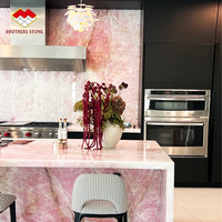 Dalle de marbre rose onyx naturel poli translucide rétroéclairé pour revêtement mural intérieur salle de bain et cuisine