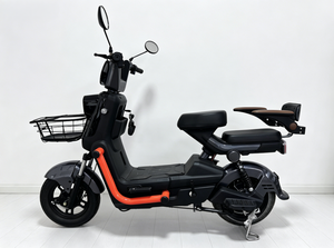 Scooter Eléctrico Urbano con Doble Asiento, Motor en la Rueda Trasera, Cuadro de Acero, Batería Extraíble Electrónica y Pantalla LED para Desplazamientos Urbanos - Product Image 3