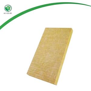 Panneau d'isolation thermique en <span class=keywords><strong>laine</strong></span> <span class=keywords><strong>de</strong></span> <span class=keywords><strong>roche</strong></span> Faible conductivité thermique Classe d'incendie A1 Utilisation extérieure Épaisseur personnalisable (25-200 mm) - Product Image 2