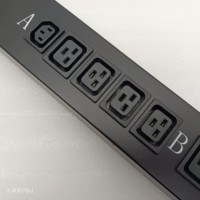 KLS PDU industriel de haute qualité 63A haute puissance triphasé 42U standard, montage en rack, 13 prises, entrée disjoncteur