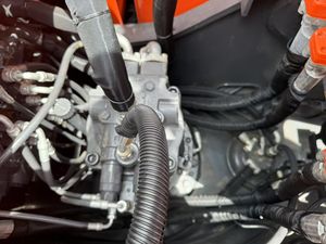 Escavatore Cingolato Versatile a Buon Prezzo, Escavatore Usato Doosan Modello DX225LCA, Escavatore a Catena Vecchio Modello per Ingegneria di Fondazioni - Product Image 6