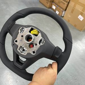 Vente en gros de volant de voiture en cuir personnalisé style sport pour Volkswagen <span class=keywords><strong>VW</strong></span> <span class=keywords><strong>Golf</strong></span> 5 6 <span class=keywords><strong>7</strong></span> <span class=keywords><strong>7</strong></span>.5 6R R Passat CC Gti <span class=keywords><strong>Gte</strong></span> MK8 - Product Image 5