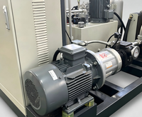 Machine à injecter de la mousse de polyuréthane (PU) pour ligne de production de tuyaux pré-isolés, destinée aux tuyaux isolés enterrés directement.