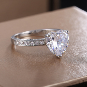 Anello a Forma di Cuore per Donne, Accessorio Romantico per Feste, Proposte e Matrimoni, Regalo di Moda - Product Image 3