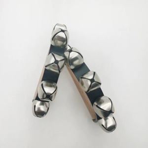 Clochette à main en cuir avec manche en bois, 5 clochettes métalliques, instrument de percussion Orff courbé pour enfants, vente en gros - Product Image 2