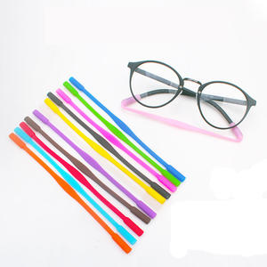 Chaîne de <span class=keywords><strong>lunettes</strong></span> en silicone pour enfants Support de câble de sport Lanière de cou pour <span class=keywords><strong>lunettes</strong></span> de lecture <span class=keywords><strong>Cordon</strong></span> élastique Cordes antidérapantes 17cm - Product Image 1