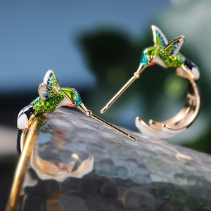 Orecchini Creativi a Forma di Colibrì per Donne, Design Animale Carino, Gioielli Colorati per Uso Quotidiano - Product Image 3