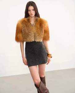 Popolare giacca di <span class=keywords><strong>pelliccia</strong></span> di volpe rossa a maniche corte alla moda a buon mercato con scollo a V di dimensioni personalizzate <span class=keywords><strong>per</strong></span> le signore - Product Image 2