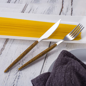 Ensemble de <span class=keywords><strong>couverts</strong></span> en acier inoxydable argenté contemporain de haute qualité, 16 pièces, avec manches en bois, pour la <span class=keywords><strong>cuisine</strong></span>, l'usage quotidien, les fêtes, les mariages - Product Image 3